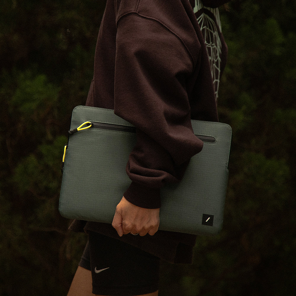 Native Uninon Ultralight Sleeve Serisi Su Geçirmez Ripstop Kumaş 15 inç Macbook Çantası