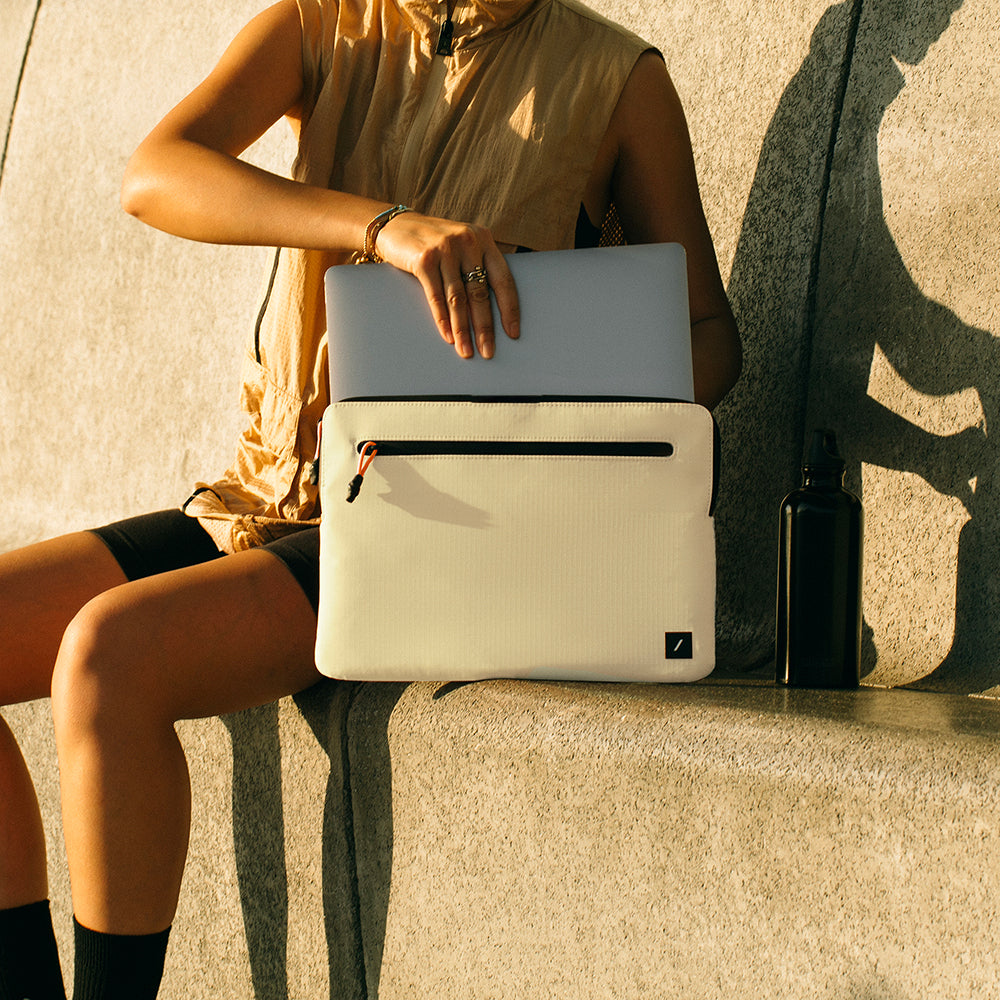 Native Uninon Ultralight Sleeve Serisi Su Geçirmez Ripstop Kumaş 16 inç Macbook Çantası