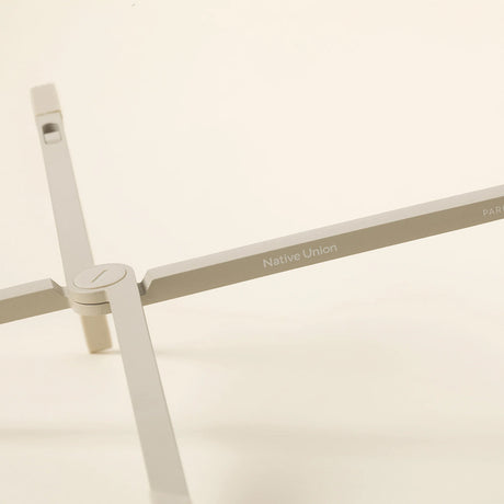Native Union Ultra İnce Katlanabilen Alüminyum Dizüstü Laptop Standı