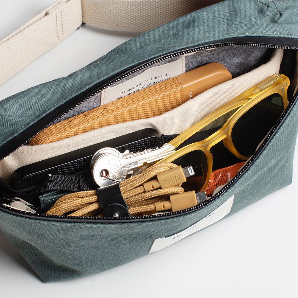 Native Union W.F.A Serisi Crossbody YKK Fermuarlı Çok Amaçlı Su Geçirmez Çapraz Vücut Çantası